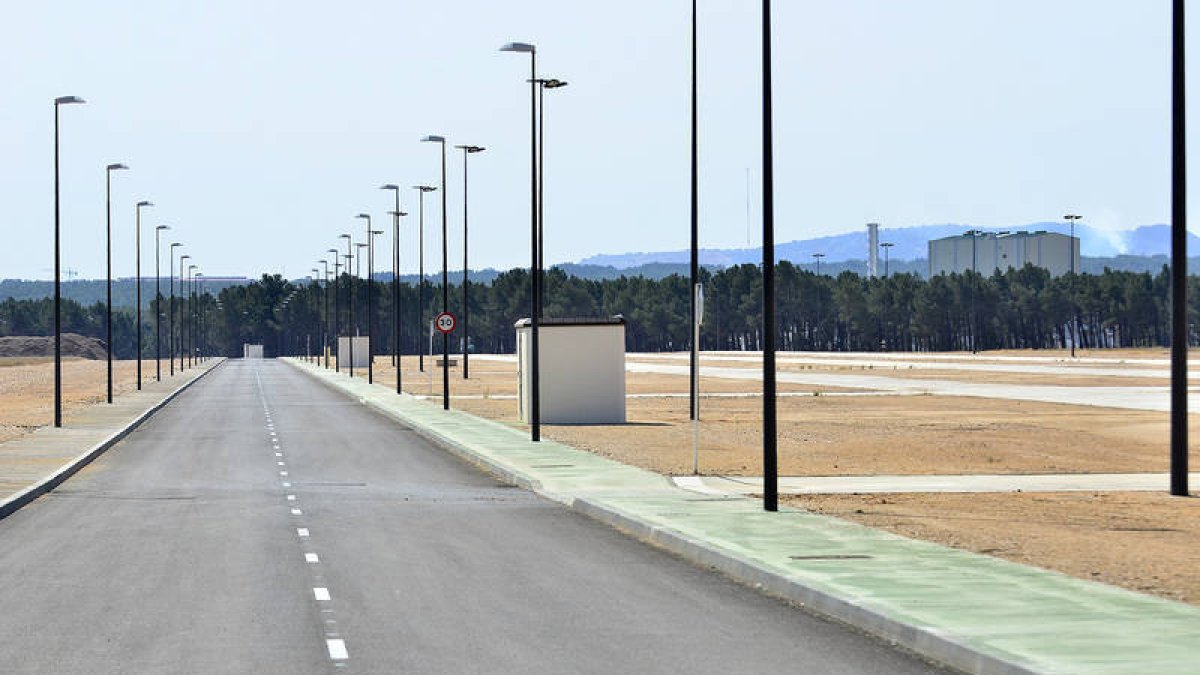 Estado del suelo industrial de la CMA, cuyas obras ya han concluido. / ÁLVARO MARTÍNEZ-