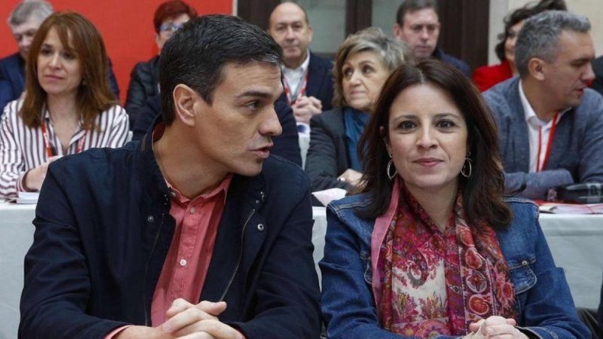 Pedro Sánchez, este sábado en Aranjuez junto a la vicesecretaria general del PSOE, Adriana Lastra.-EFE