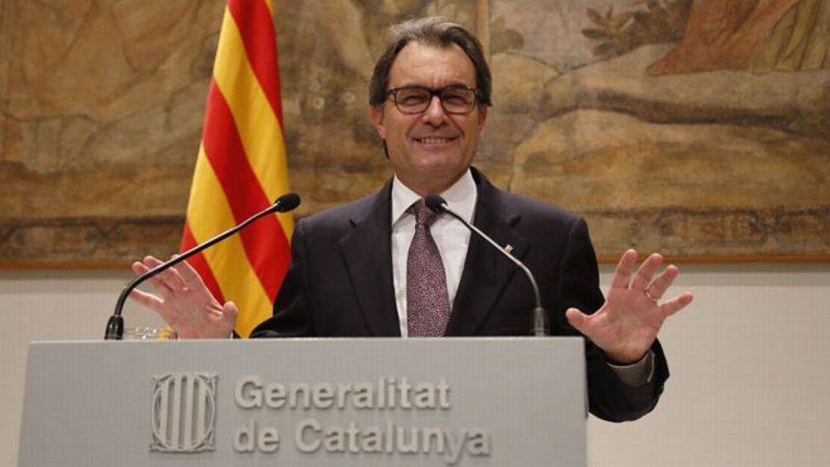 Artur Mas convoca plebiscitarias el 27-S.-
