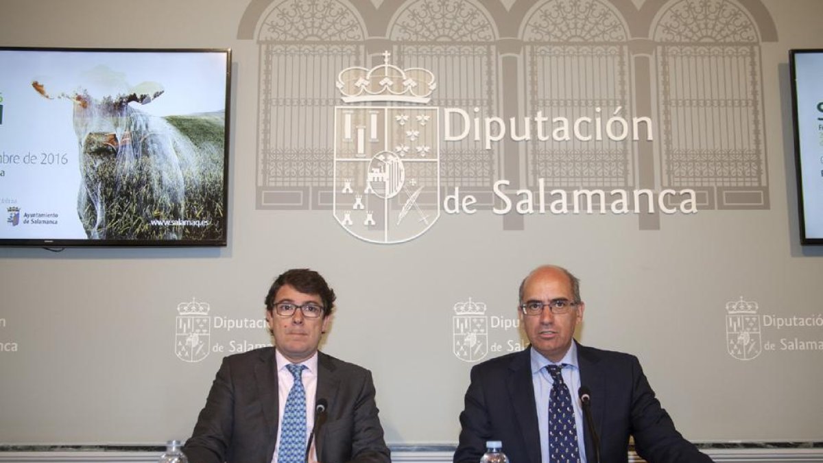El alcalde de Salamanca, Alfonso Fernández Mañueco, y el presidente de la Diputación Provincial, Javier Iglesias, presentan la colaboración entre ambas instituciones para la celebración de la Feria Salamaq 2016.-ICAL