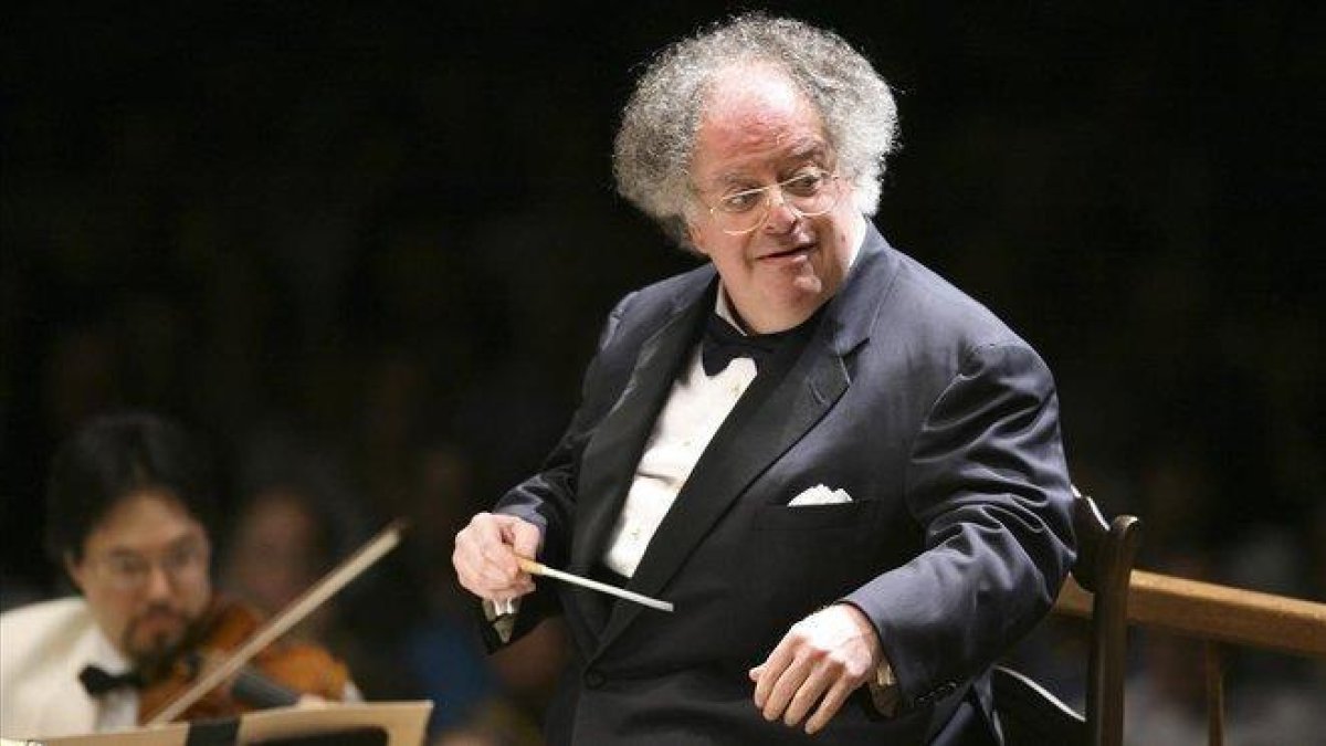 El veterano director James Levine, al frente de la Sinfónica de Boston.-