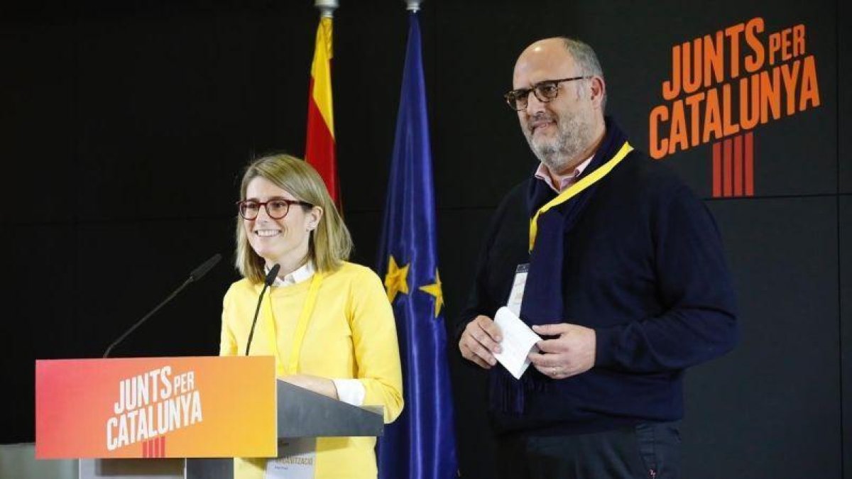 Los portavoces de JxCat, Elsa Artadi y Eduard Pujol.-JULIO CARBÓ