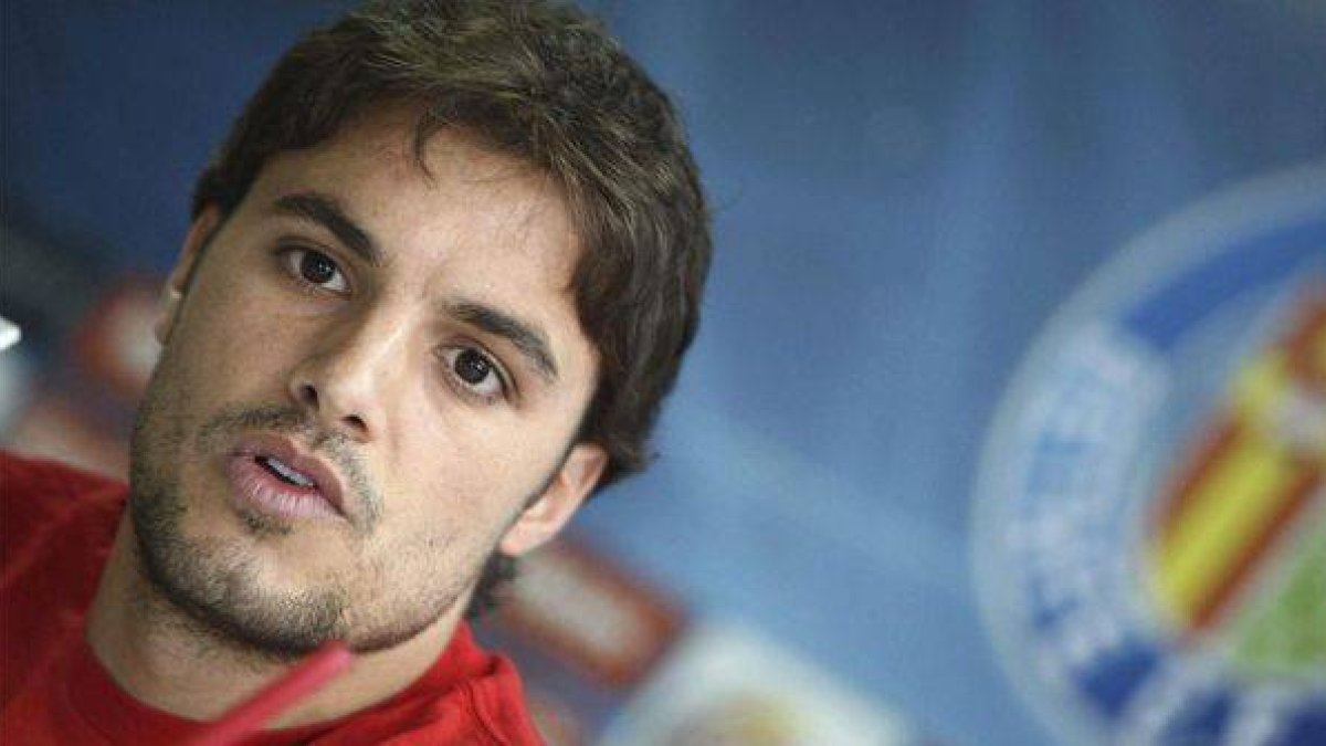 Pedro León, el día de su presentación como jugador del Getafe, en el 2011.-Foto:   EFE / JUAN JOSÉ LAHUERTA