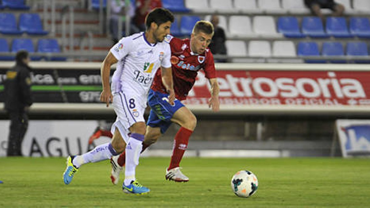 Juanma durante el encuentro entre Numancia y Real Jaén de esta temporada. / DIEGO MAYOR-