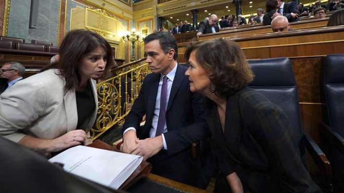 Debate de investidura. Pedro Sánchez promete subir los ingresos más bajos porque la desigualdad es corrosiva.-DAVID CASTRO
