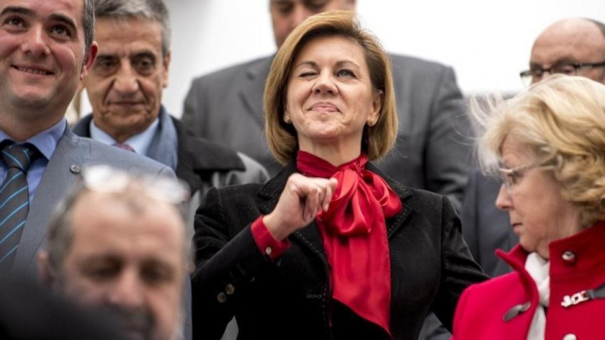La ministra de Defensa, María Dolores de Cospedal, en un acto oficial en Santa Cruz de Retamar (Toledo).-EFE / ISMAEL HERRERO