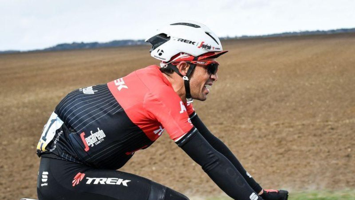Alberto Contador, durante la primera etapa de la París-Niza.-PHILIPPE LOPEZ / AFP