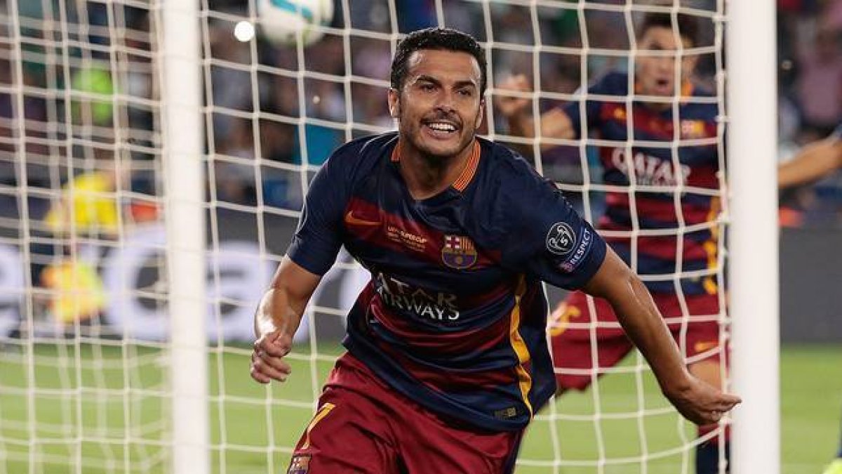 Pedro, eufórico tras marcar ante el Sevilla el gol que ha dado la Supercopa de Europa al Barça.-Foto: AP / IVAN SEKRETAREV