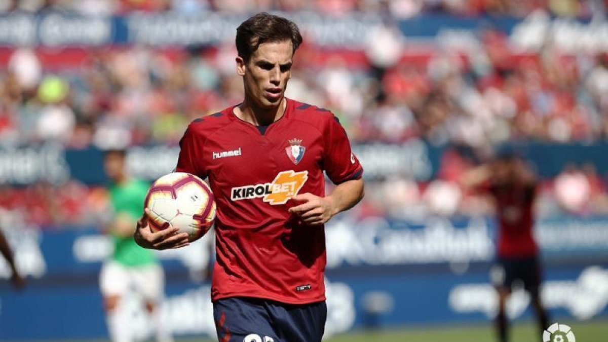 Íñigo Pérez con la camiseta de Osasuna en el presente curso.-LaLiga