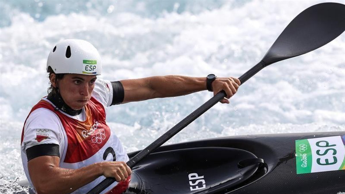 La española Maialen Chourraut durante la competencia de Kayak (K1) femenino, de piragüismo modalidad eslalon, durante los Juegos Olímpicos Río 2016 en el Estadio Whitewater de Deodoro, Río de Janeiro-EFE
