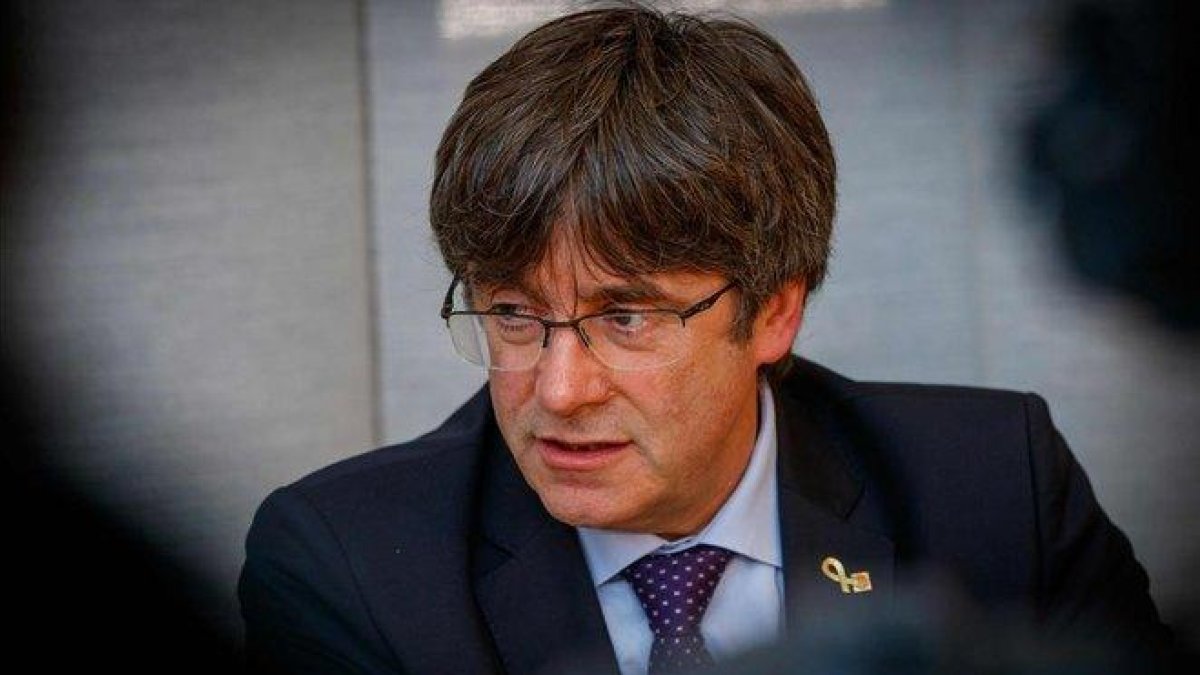 El expresident Carles Puigdemont en un acto del partido nacionalista flamenco en Bélgica.-KURT DESPLENTER /AFP)
