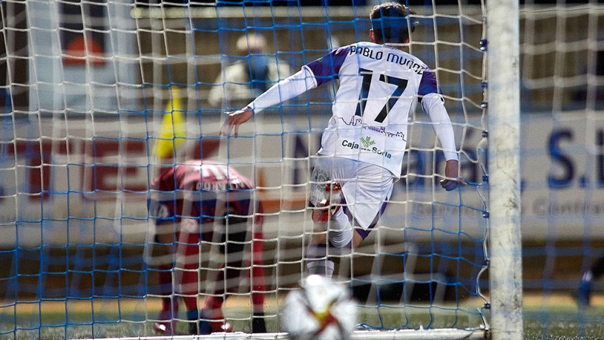 Pablo Muñoz tras el tanto que dio la victoria al Numancia en Tarazona el pasado 5 de diciembre. AREA 11