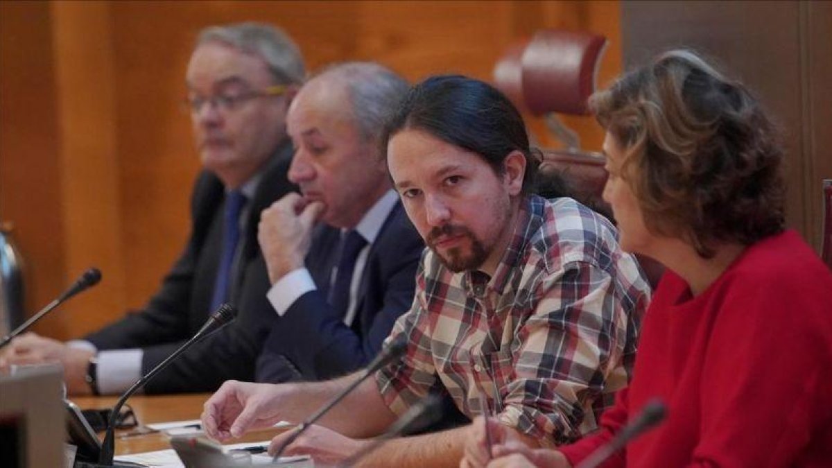 El secretario general de Podemos, Pablo Iglesias, en la comisión sobre financiación en el Senado.-JOSE LUIS ROCA