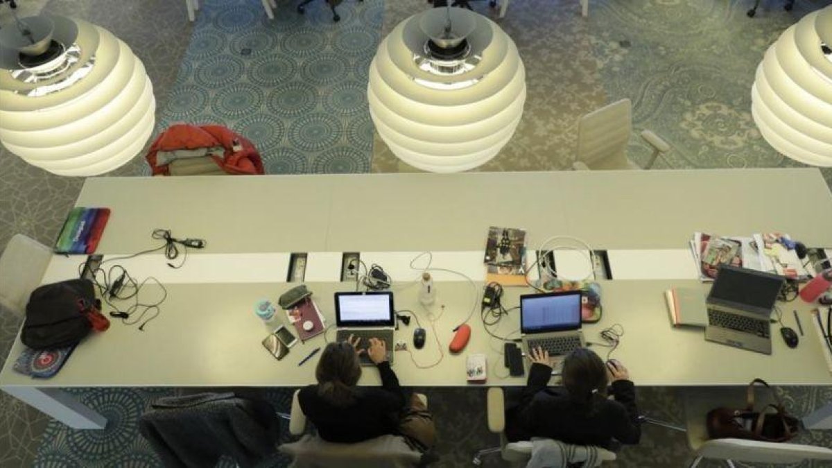 Oficinas de Desigual en Barcelona.-FERRAN NADEU