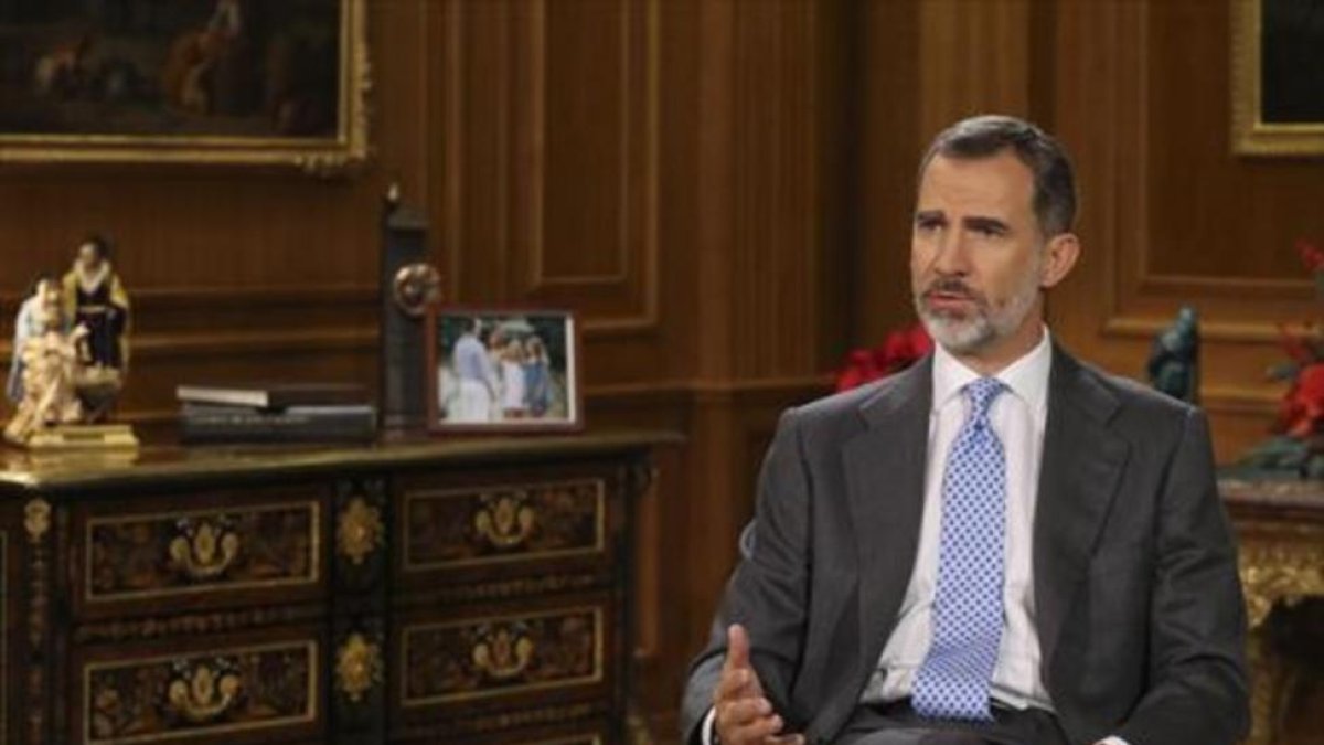 El rey Felipe VI, durante una intervención televisada.-EFE / BALLESTEROS