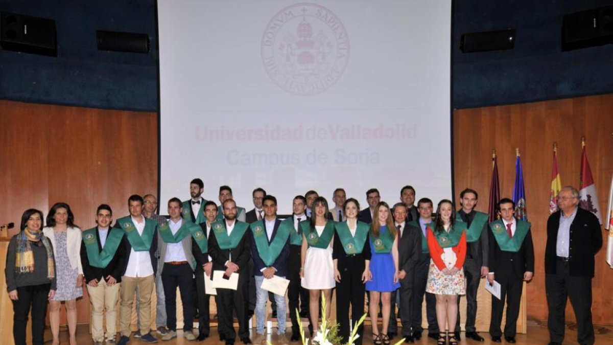 Foto de familia en el acto celebrado ayer.-Valentín Guisande