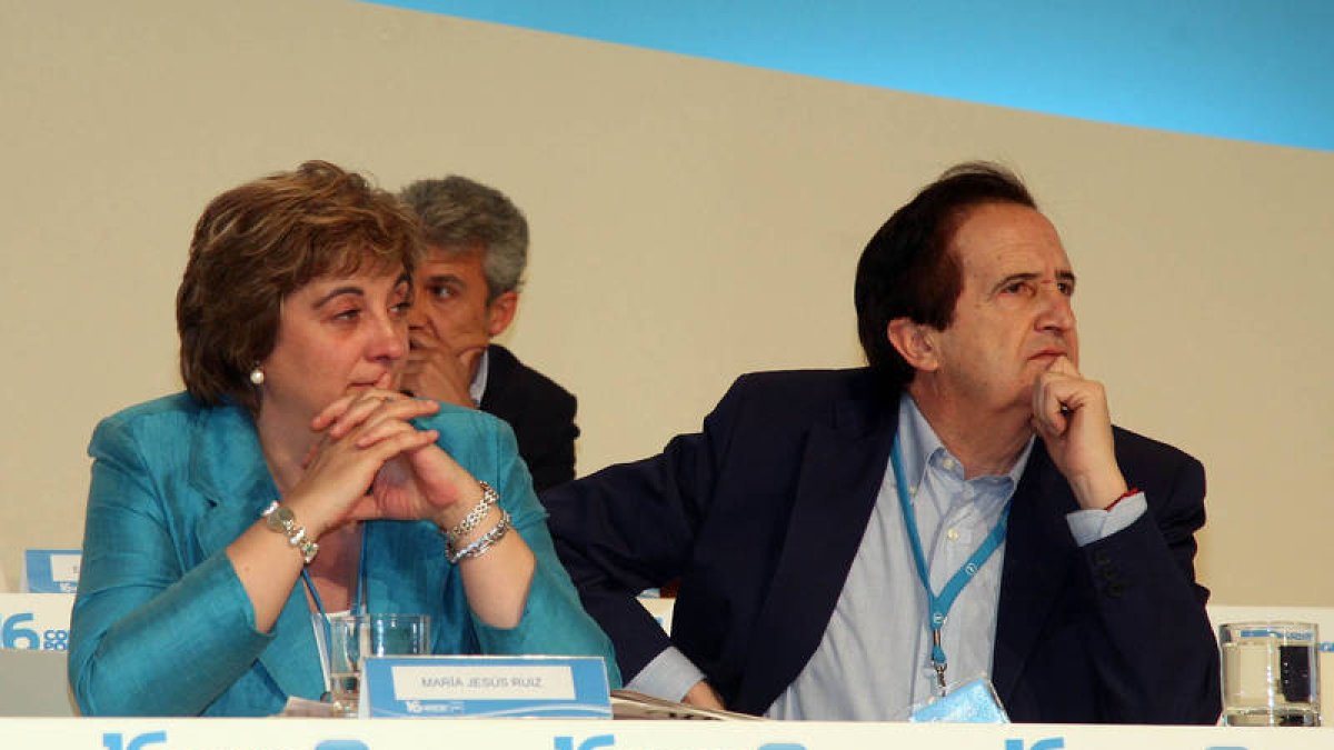 María Jesús Ruiz y Juan José Lucas en el 16 Congreso Popular en Valencia. ICAL-