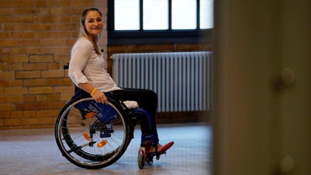 Kristina Vogel posa antes de la rueda de prensa en la que explicó que se quedará parapléjica.-EL PERIÓDICO