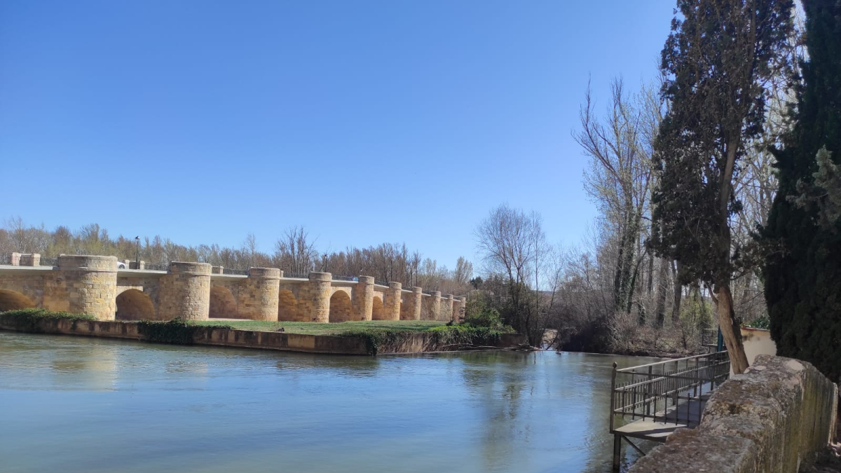 Zona del Duero en San Esteban donde está previsto el circuito de aguas bravas. ANA HERNANDO