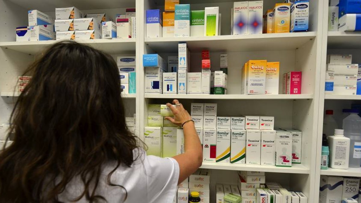 Oficina de farmacia en la capital soriana.-VALENTÍN GUISANDE