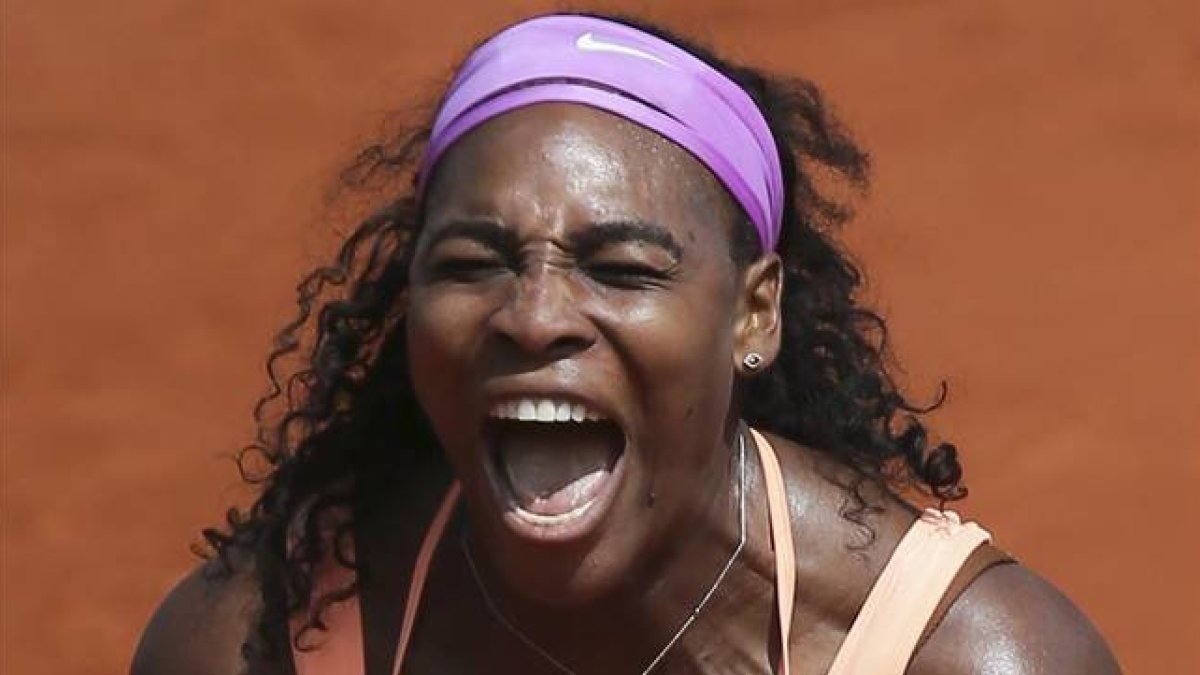Serena Williams celebra su triunfo en Roland Garros.-Foto: AP / DAVID VINCENT