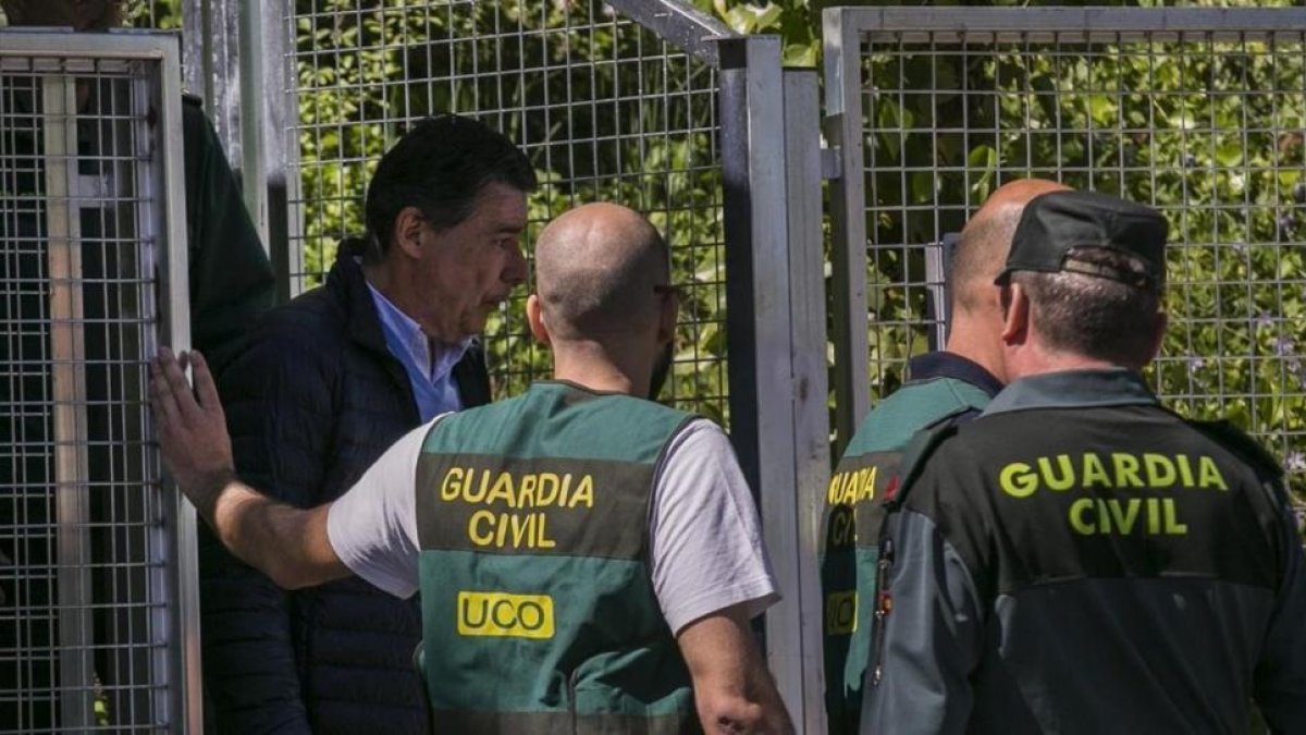 González es trasladado a la Audiencia Nacional para prestar declaración ante el juez.-EFE / SANTI DONAIRE