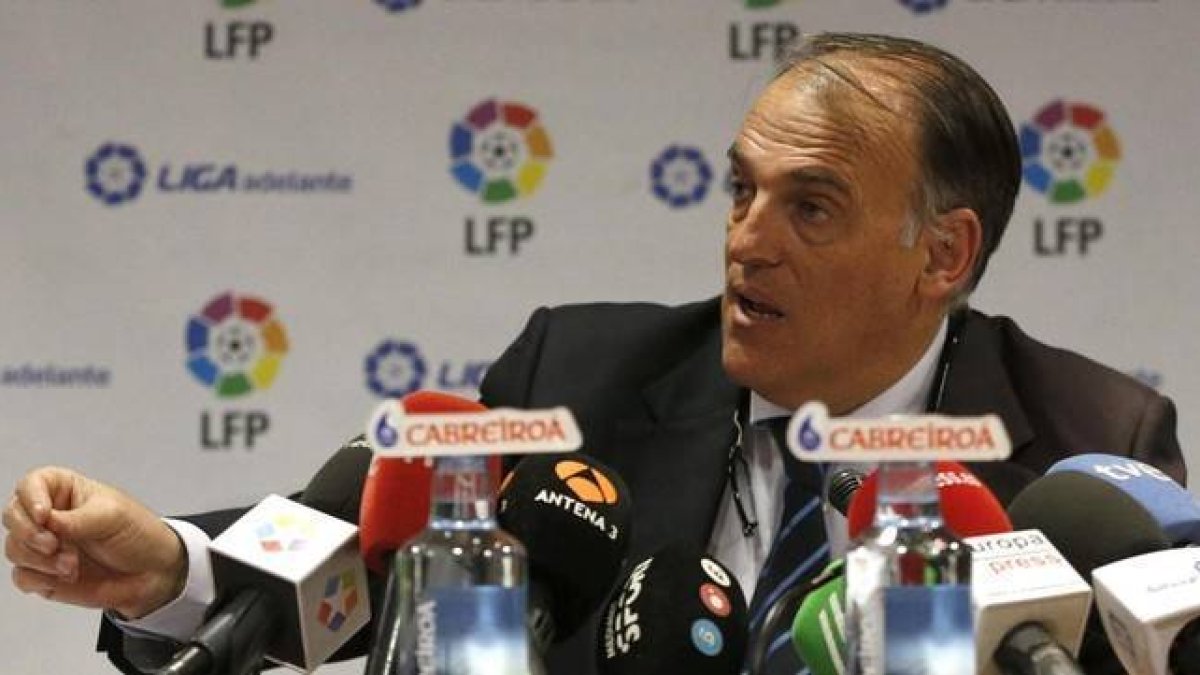 Javier Tebas en la sede de la LFP en Madrid.-Foto: EFE / JAVIER LIZÓN