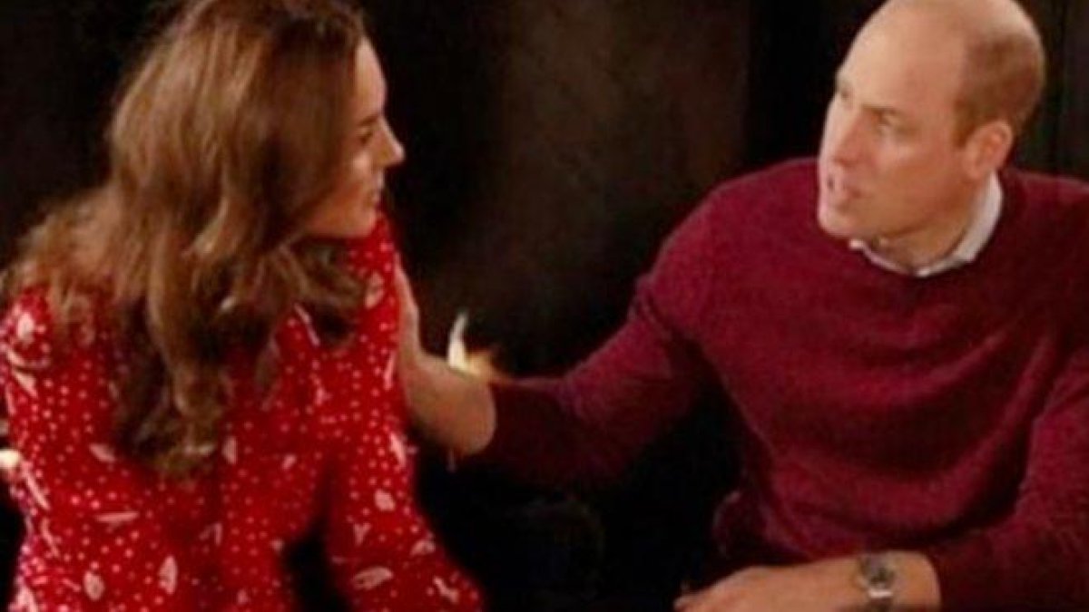 El príncipe Guillermo y su esposa, Kate, en el programa ’A Berry Royal Christmas’ de la BBC.-