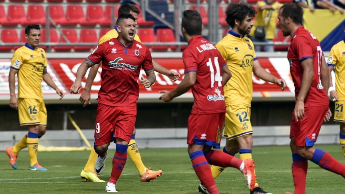 El Numancia lograba ante el Alcorcón su primer gol del curso en un partido que mereció ganar.-Valentín Guisande