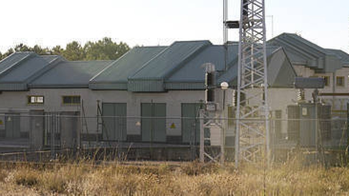 La potabilizadora de aguas de la capital. / VALENTÍN GUISANDE-