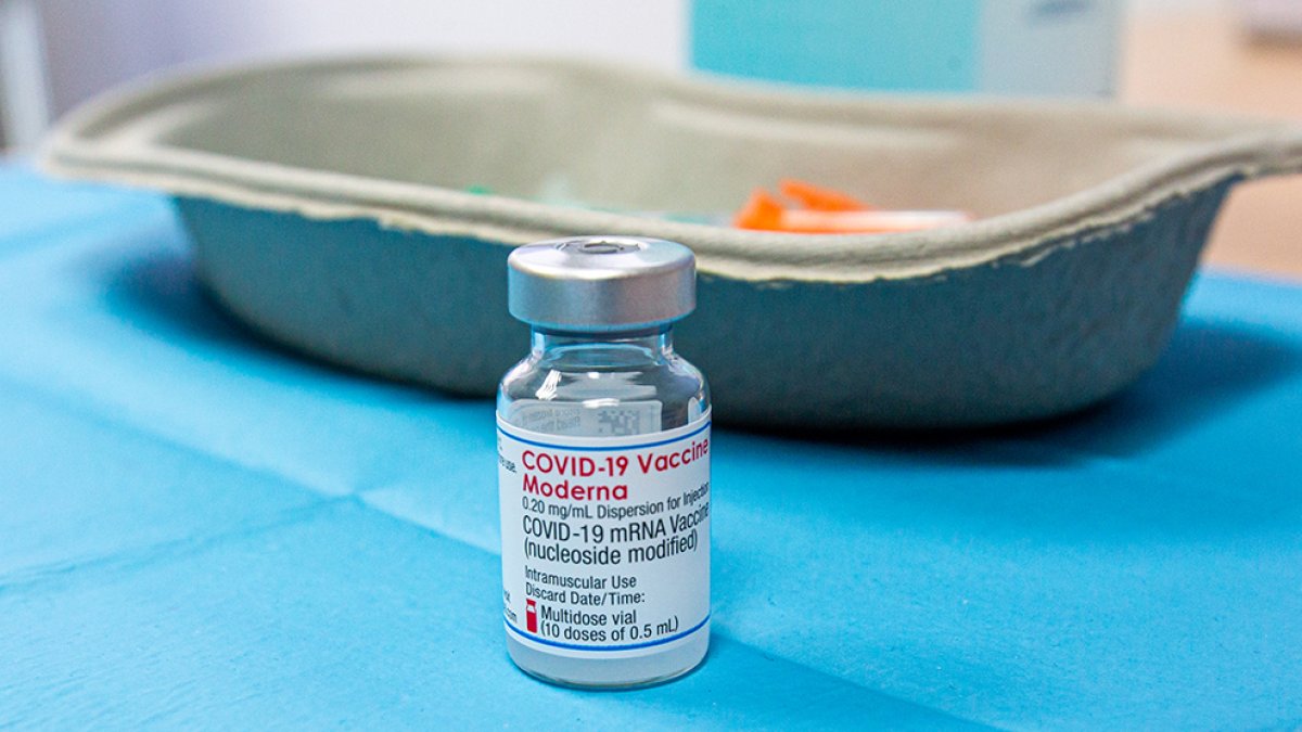 Dosis de la vacuna frente al Covid.-MARIO TEJEDOR