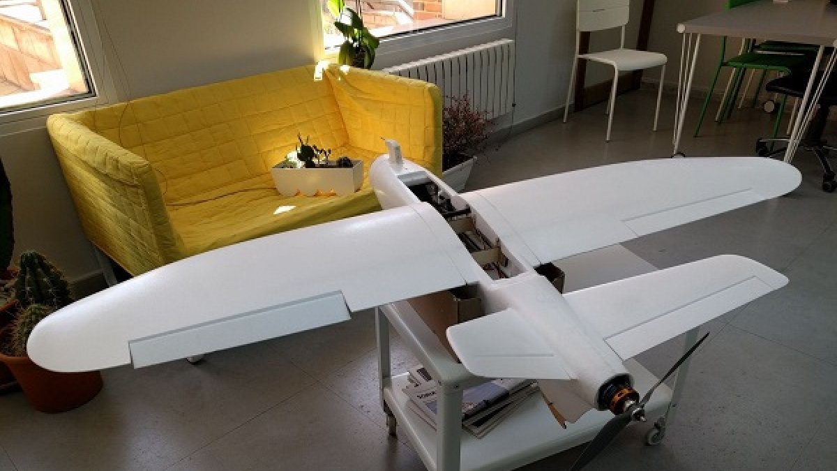 Uno de los drones utilizados por una empresa de la provincia que trabaja con esta tecnología. M.TEJEDOR