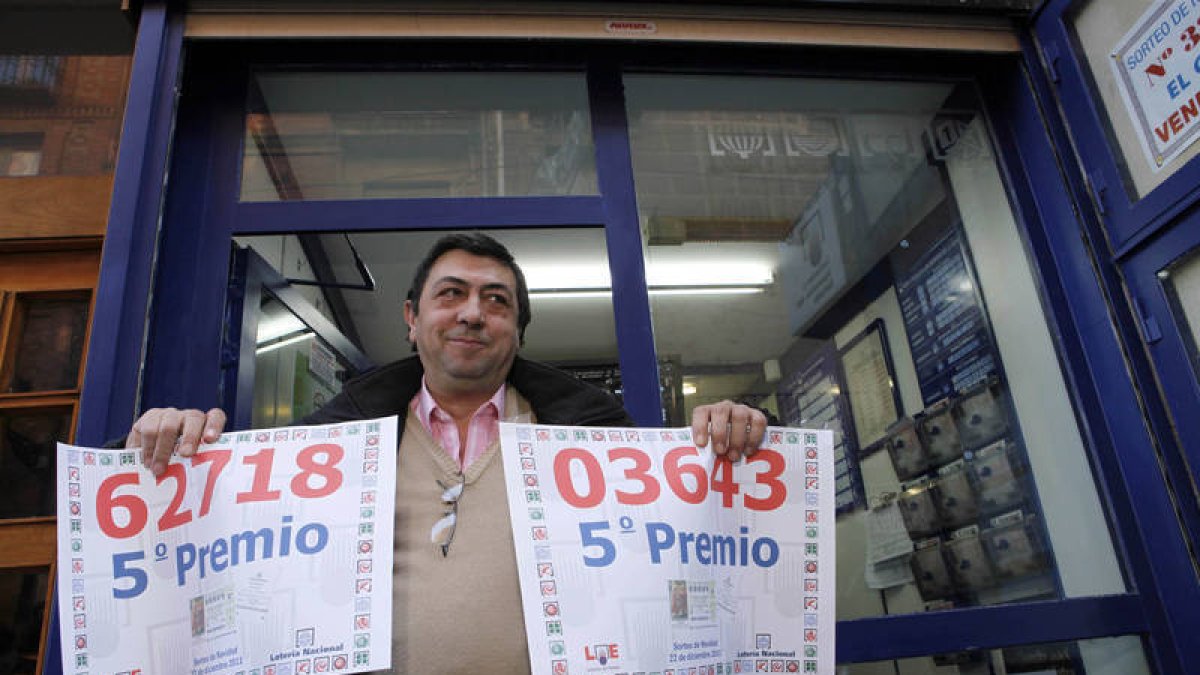 Dos quintos premios repartidos en la administración número 1 de Soria. / ICAL-