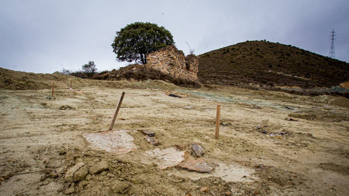 Necrópolis junto a la ermita en Magaña. MARIO TEJEDOR