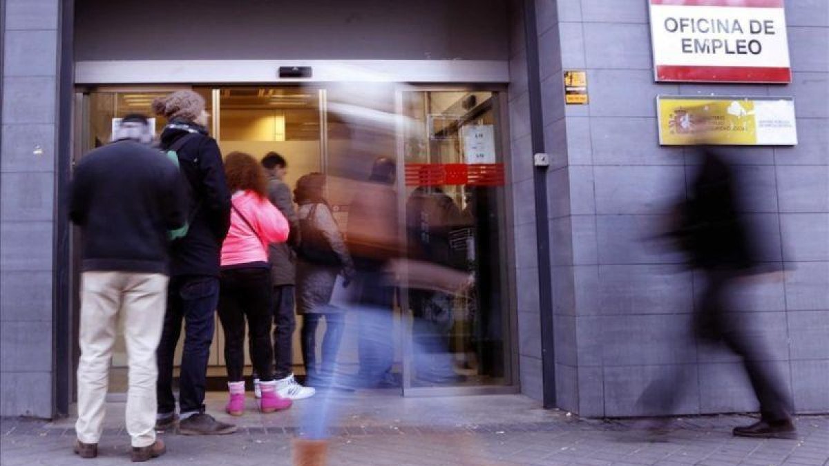 Oficina del Inem en Madrid.-EL PERIÓDICO