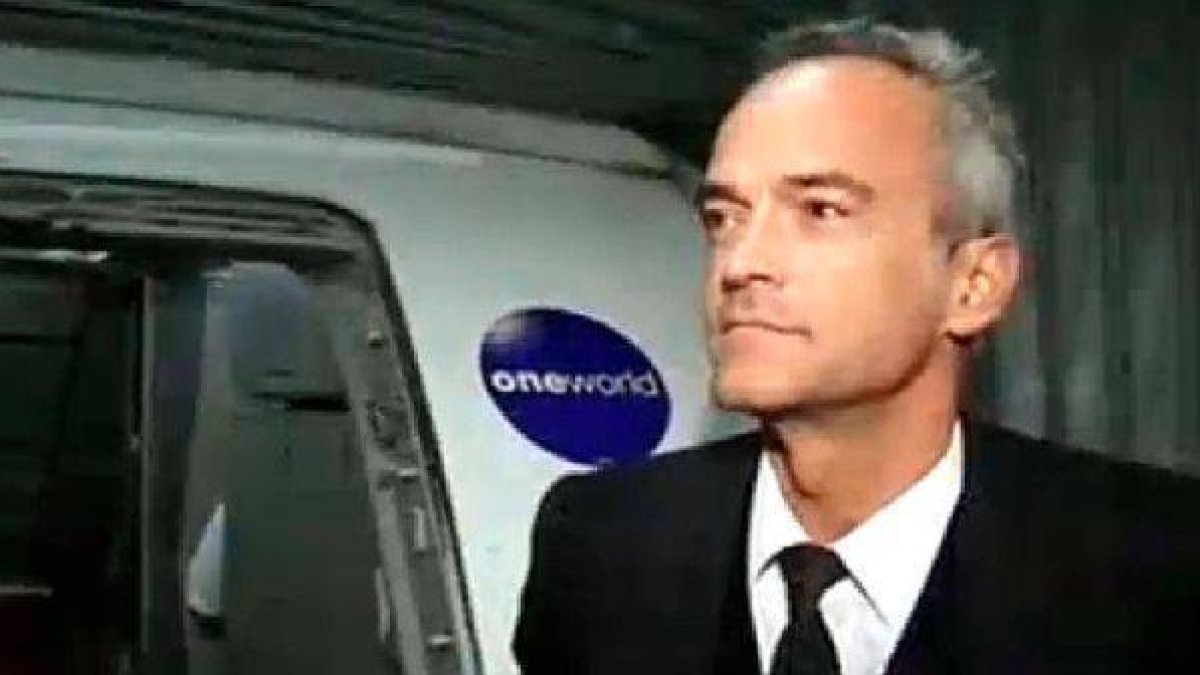 Joaquín Rodríguez, piloto de avión y bajista de 'Los Nikis'.-Foto: EL PERIÓDICO