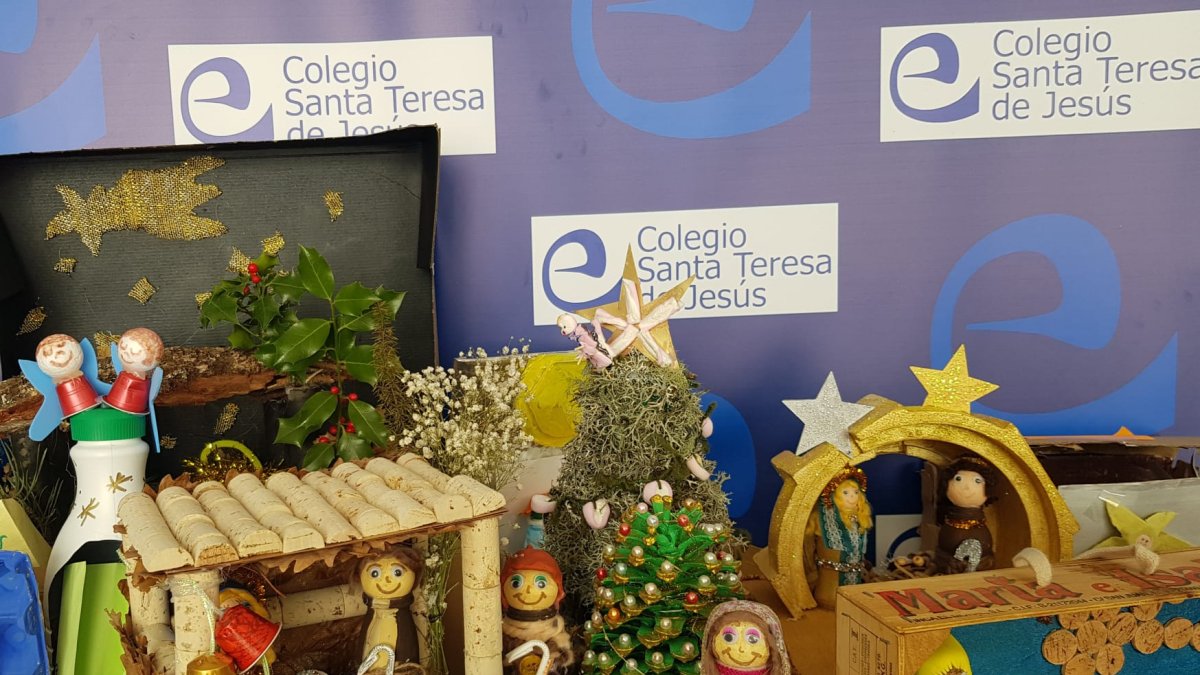 Belenes con materiales reciclados presentados por la comunidad educativa de Escolapias. HDS