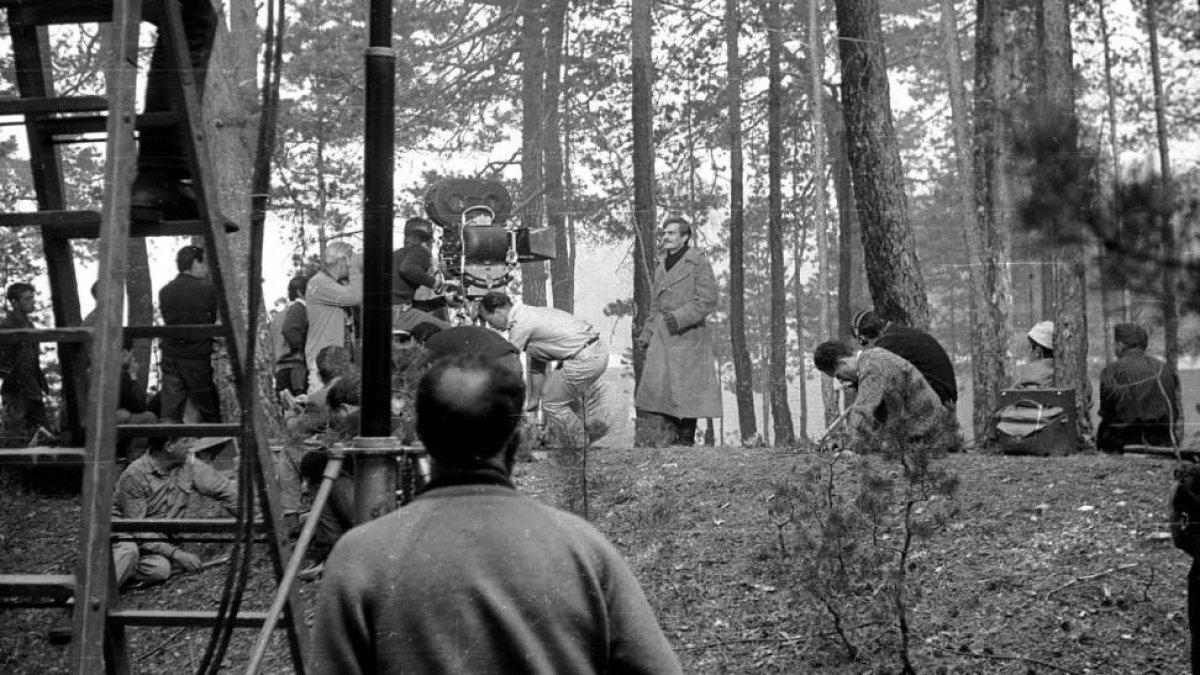 Rodaje de ‘Doctor Zhivago’ en San Leonardo, con Omar Sharif al fondo.-TEODORO DE MIGUEL