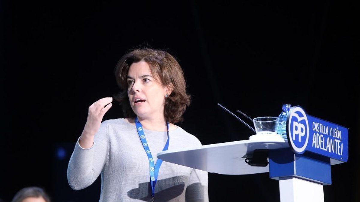 Soraya Sáenz de Santamaría durante su intervención.-ICAL