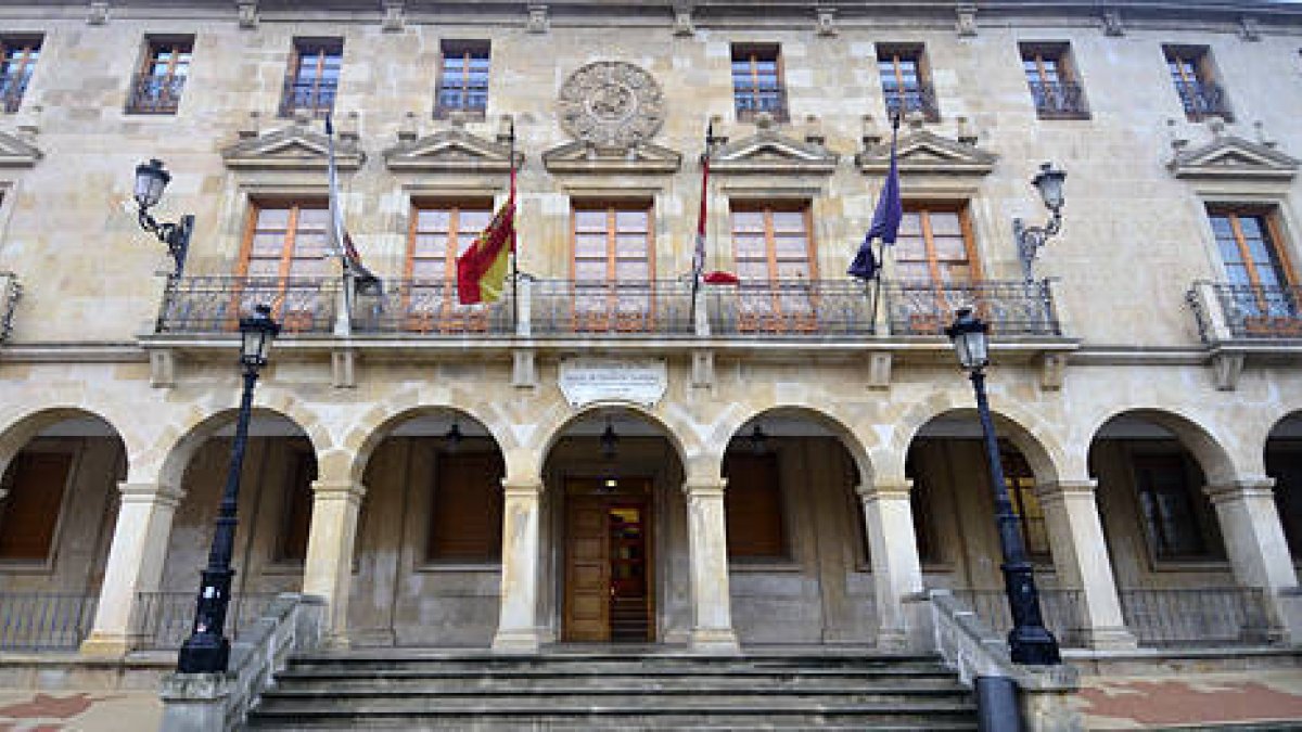 El Ayuntamiento de Soria. / ÁLVARO MARTÍNEZ-