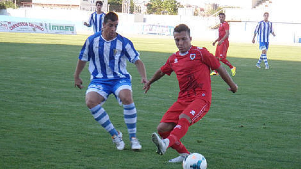 El Numancia goleó sin problemas a la Arandina. / DIARIO DE LA RIBERA-