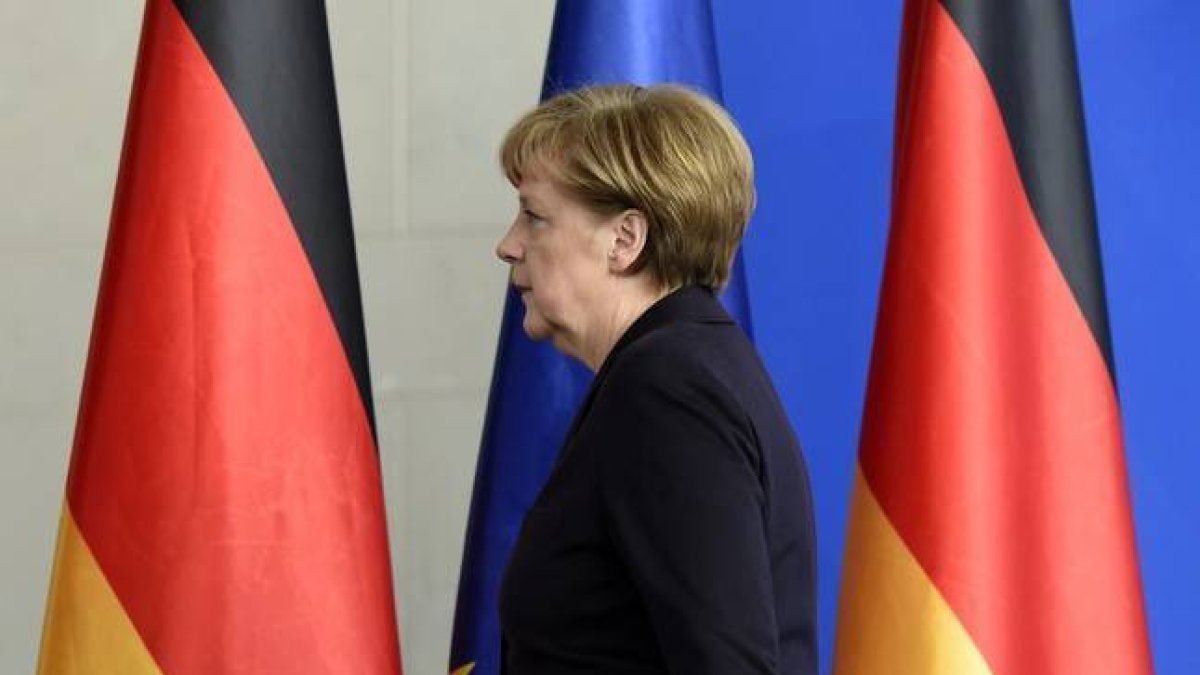 Angela Merkel tras la comparecencia.-Foto: TOBIAS SCHWARZ / AFP