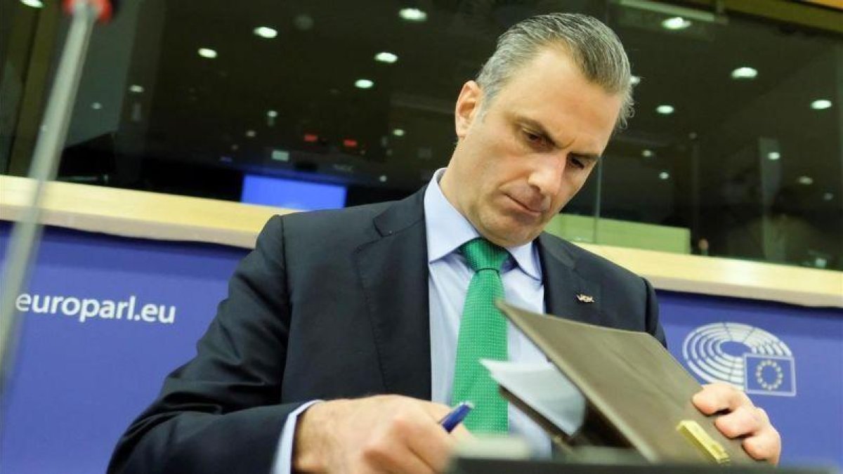 El secretario general del partido ultraderechista VOX,  Javier Ortega Smith, el pasado miércoles en el Parlamento Europeo.-EFE / OLIVIER HOSLET