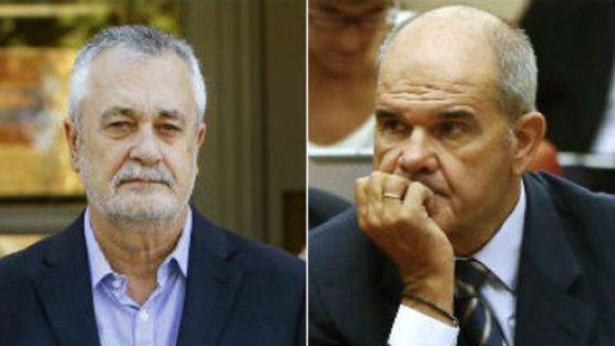 Los expresidentes de Andalucía José Antonio Griñán (izquierda) y Manuel Chaves.-Foto: EFE