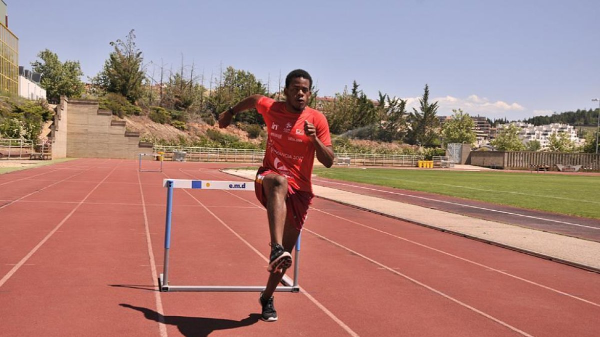 David José Pineda durante un entrenamiento en el Caep Soria.-VALENTÍN GUISANDE