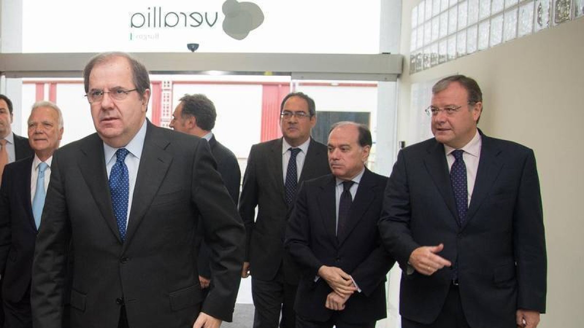 Los consejeros Tomás Villanueva y Antonio Silván. / ICAL-
