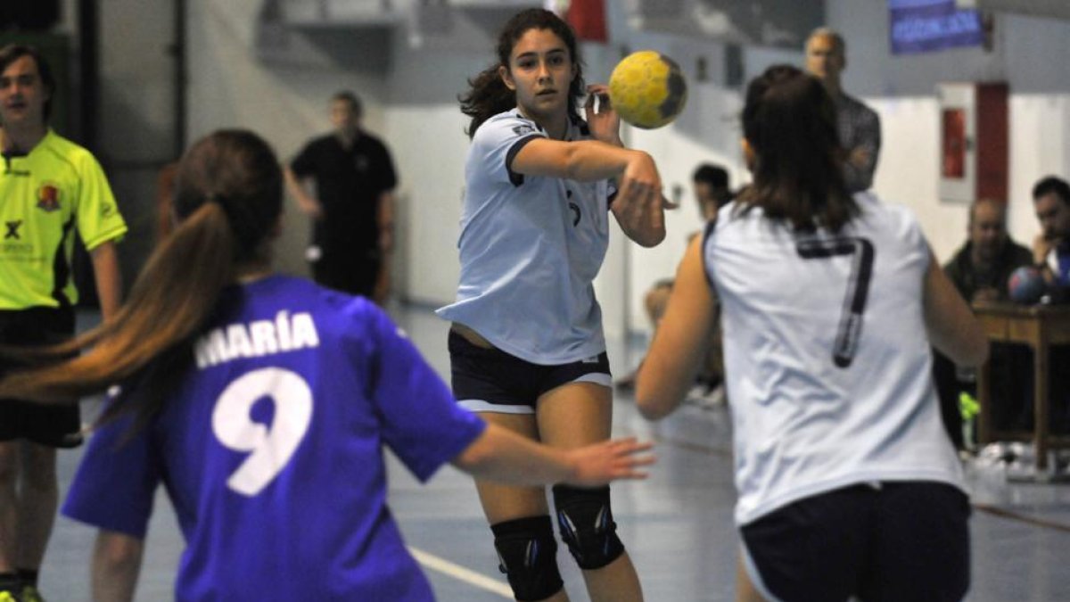 Uno de los partidos del Torneo de Ágreda de balonmano de anteriores ediciones. HDS