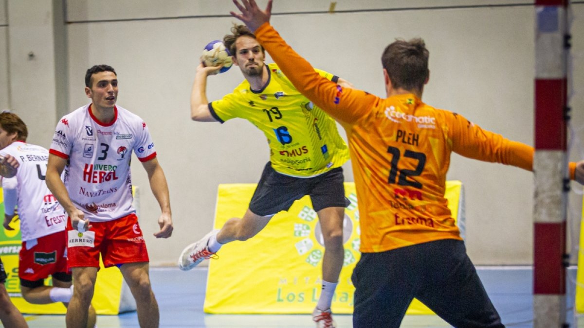 El BM Soria tiene por delante cuatro semanas de máxima exigencia. HDS