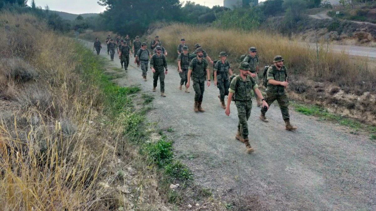 Miembros del Ejército durante una de las etapas del Camino.-HDS
