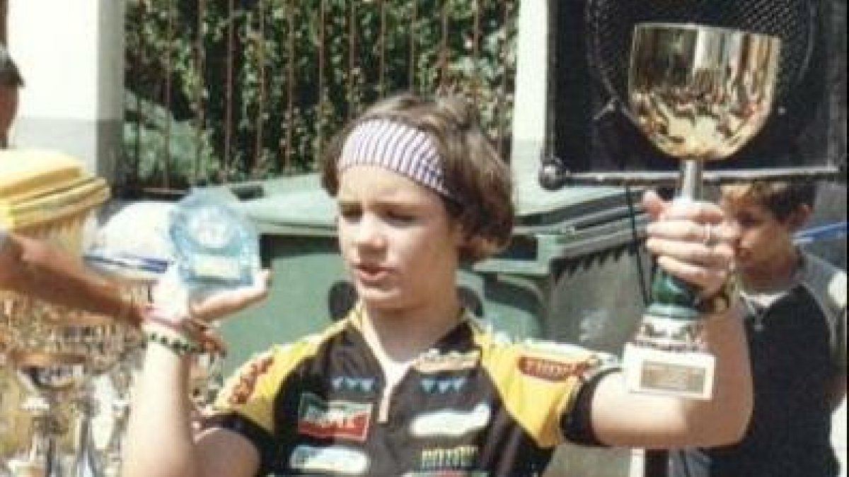 Miryam Faricle, en una prueba ciclista cuando corría con el Muskaria de Tudela, con 11 años.-CEDIDA